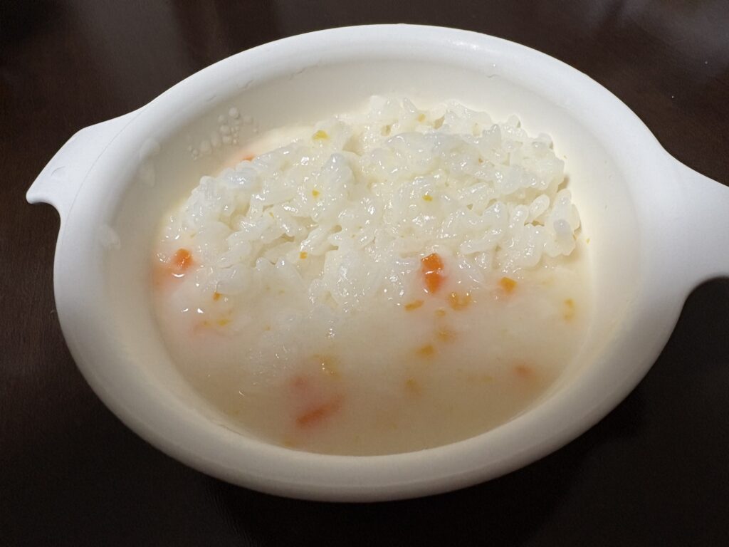  コープ離乳食「中期」のおすすめ国産野菜と豆乳で作った角切り野菜入りホワイトソースを調理