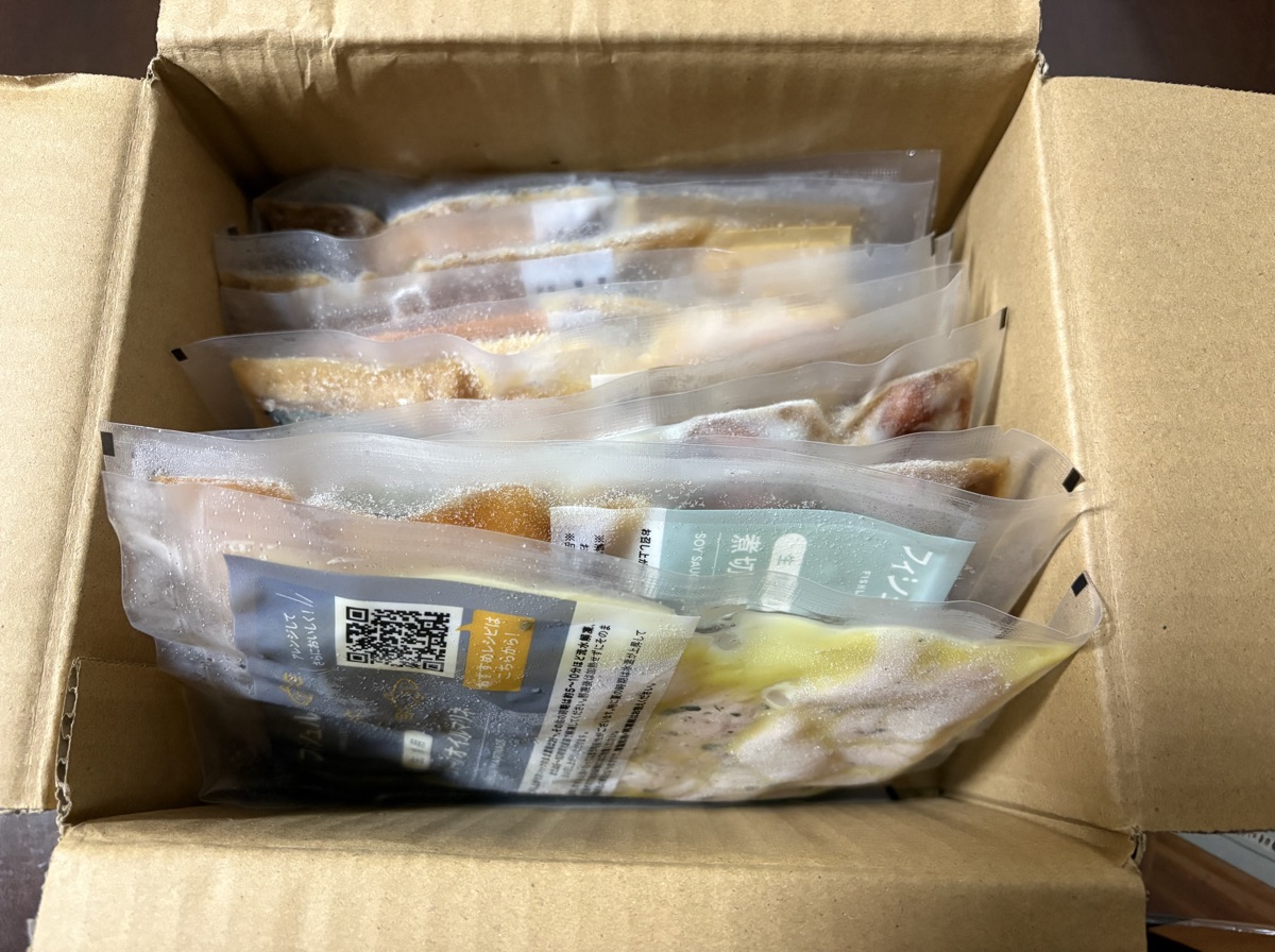 フィシュルの箱を開けたところ。10パックが2列に並んでいる